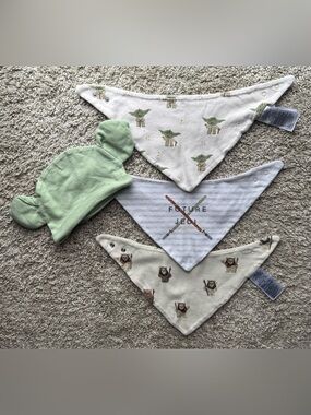 Baby Gap x Star Wars 4PC Bib & Hat Bundle Baby Yoda Ewok Future Jedi